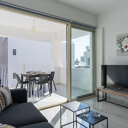 Rosemont - Stylish W Balcony In Апартаменты *