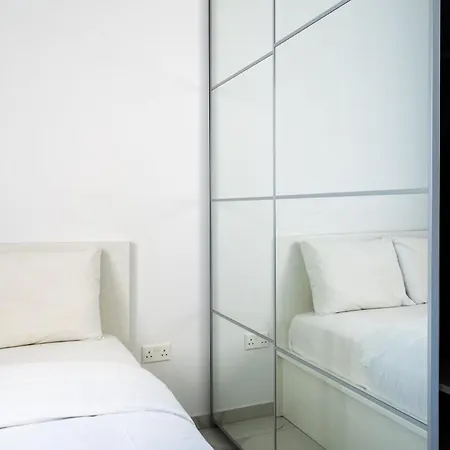 Апартаменты Rosemont - Stylish W Balcony In Ларнака