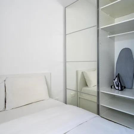 Rosemont - Stylish W Balcony In *